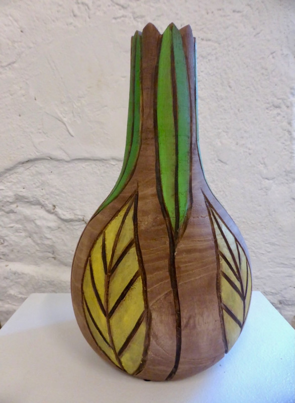 vase 2026  holz farbig gefasst  cm